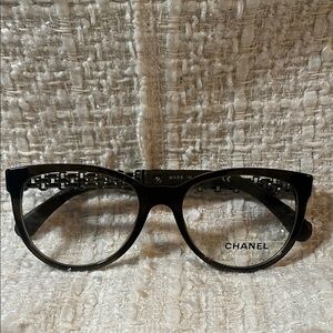 Authentic CHANEL deep olive Glasses with quilted leather on temples 3421-Q c.775
